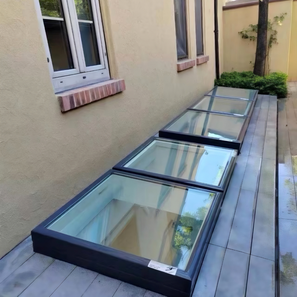 SKYLIGHT - Image 4